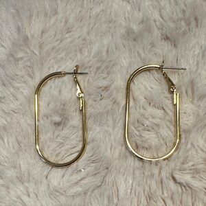 Elegant Gold Hoop Earrings